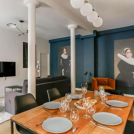 Stylish 2 Bedrooms Palais Royal Paris