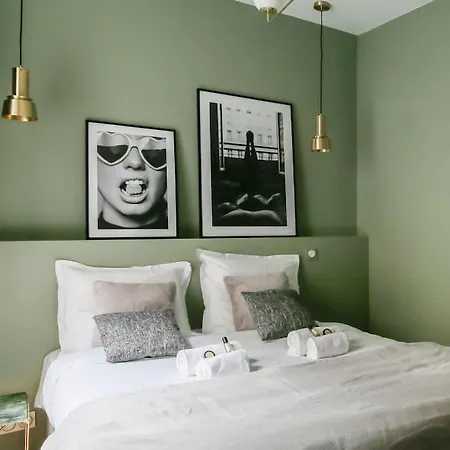 Stylish 2 Bedrooms Palais Royal Apartment Paris